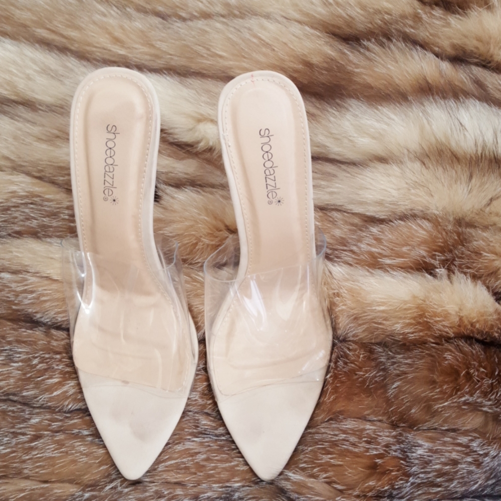 Woman's shoe